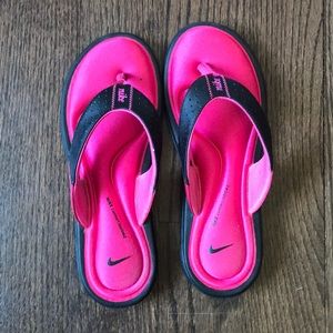 Women’s size 8 Nike sandals